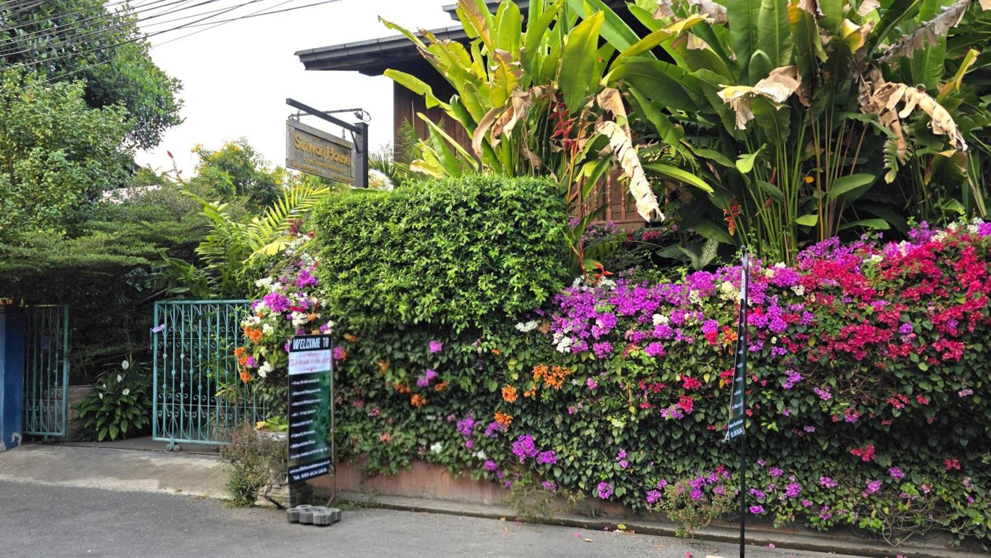 Siriwan Hostel Chiang Mai Exterior photo