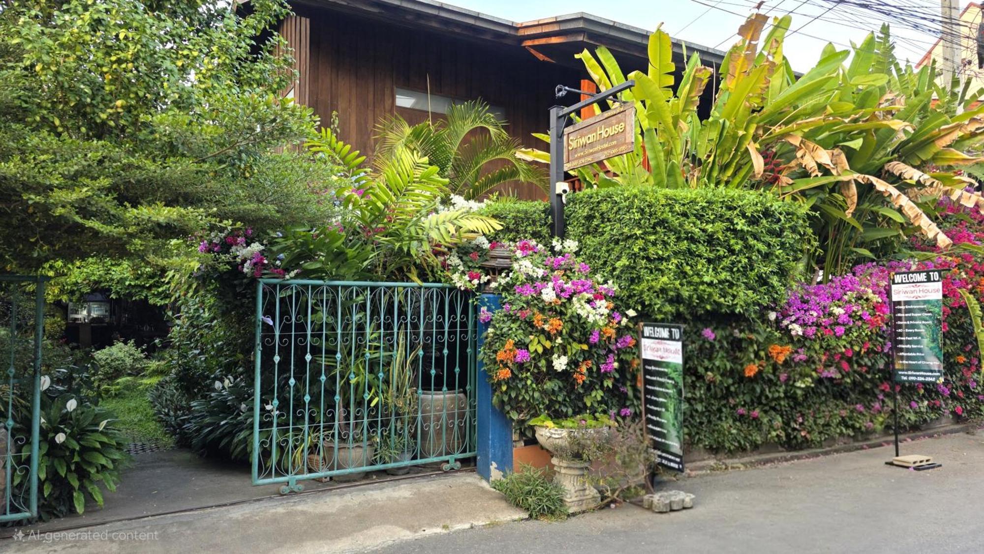 Siriwan Hostel Chiang Mai Exterior photo