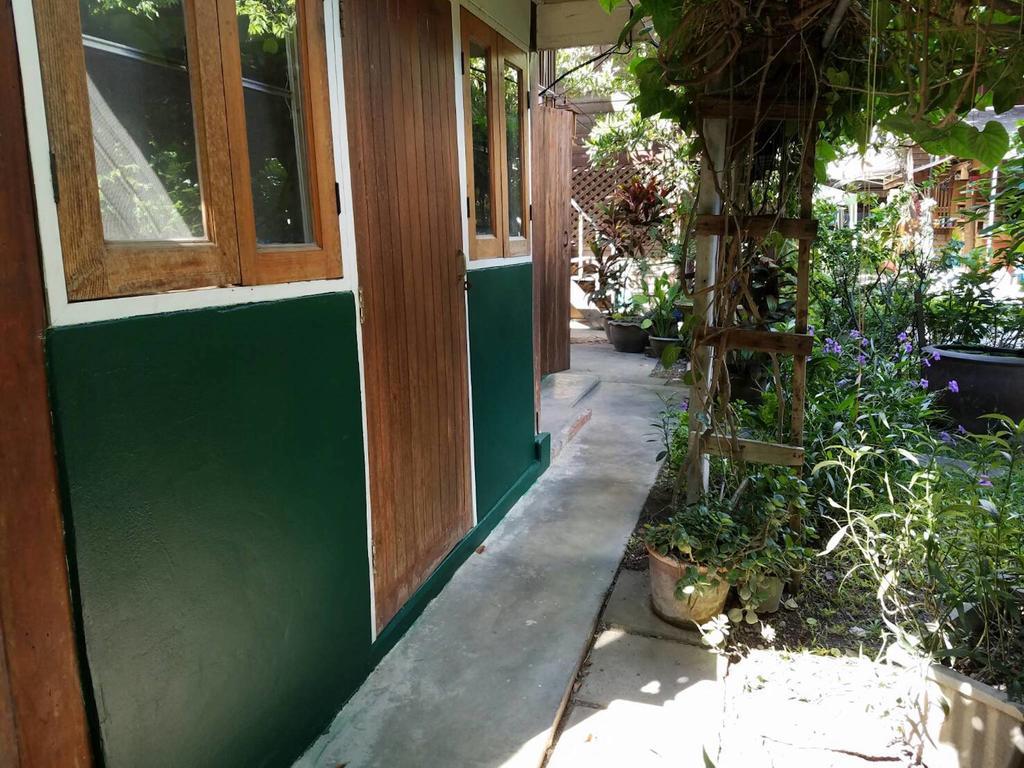 Siriwan Hostel Chiang Mai Exterior photo