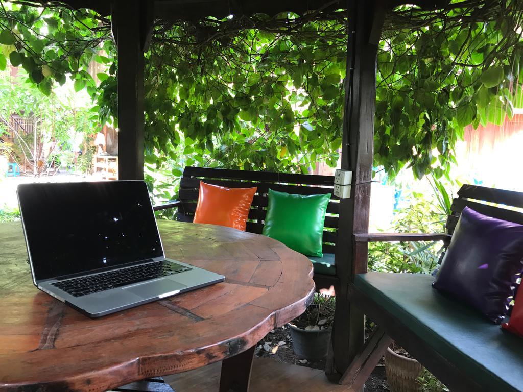 Siriwan Hostel Chiang Mai Exterior photo