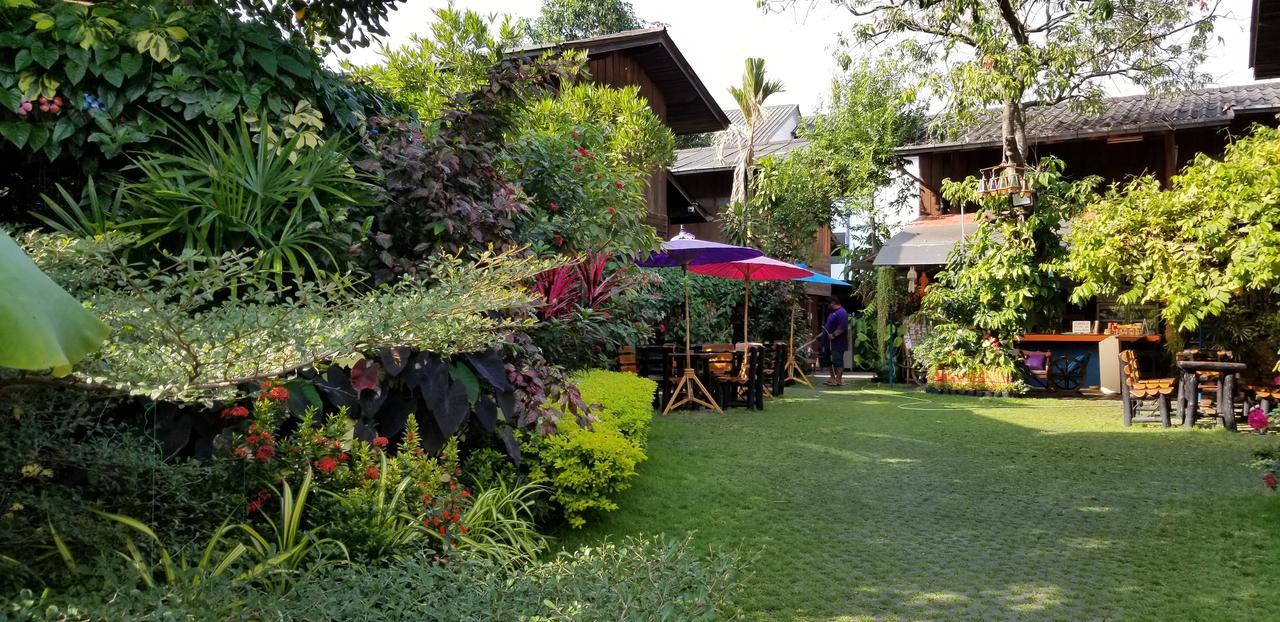 Siriwan Hostel Chiang Mai Exterior photo