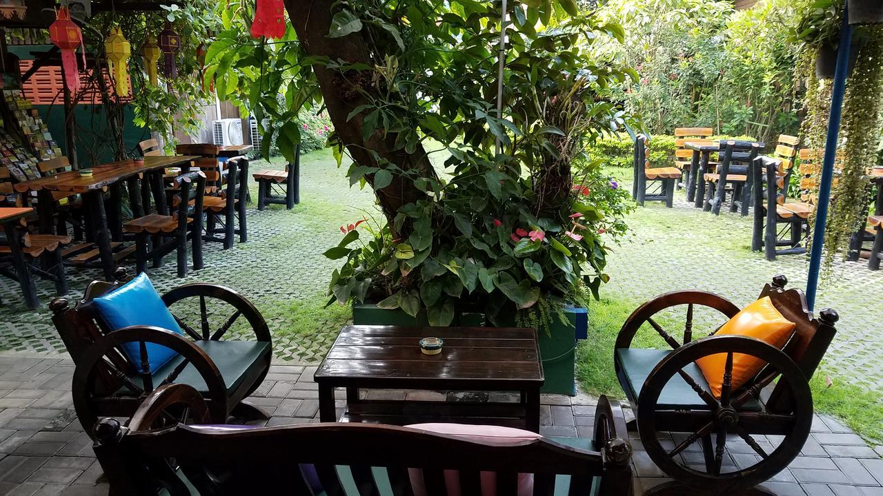 Siriwan Hostel Chiang Mai Exterior photo