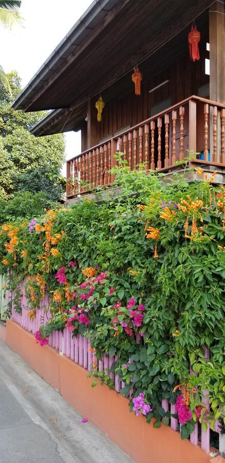 Siriwan Hostel Chiang Mai Exterior photo